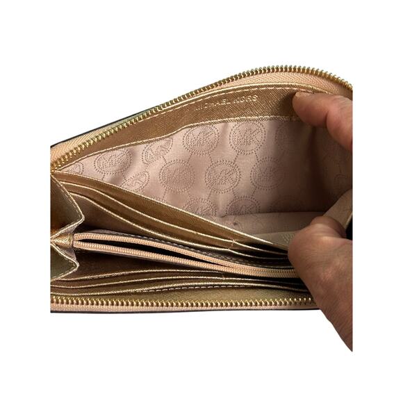 MICHAEL Michael Kors Jet Set Travel Metallic Leather Wallet*Gorgeous*Like new - Picture 8 of 11